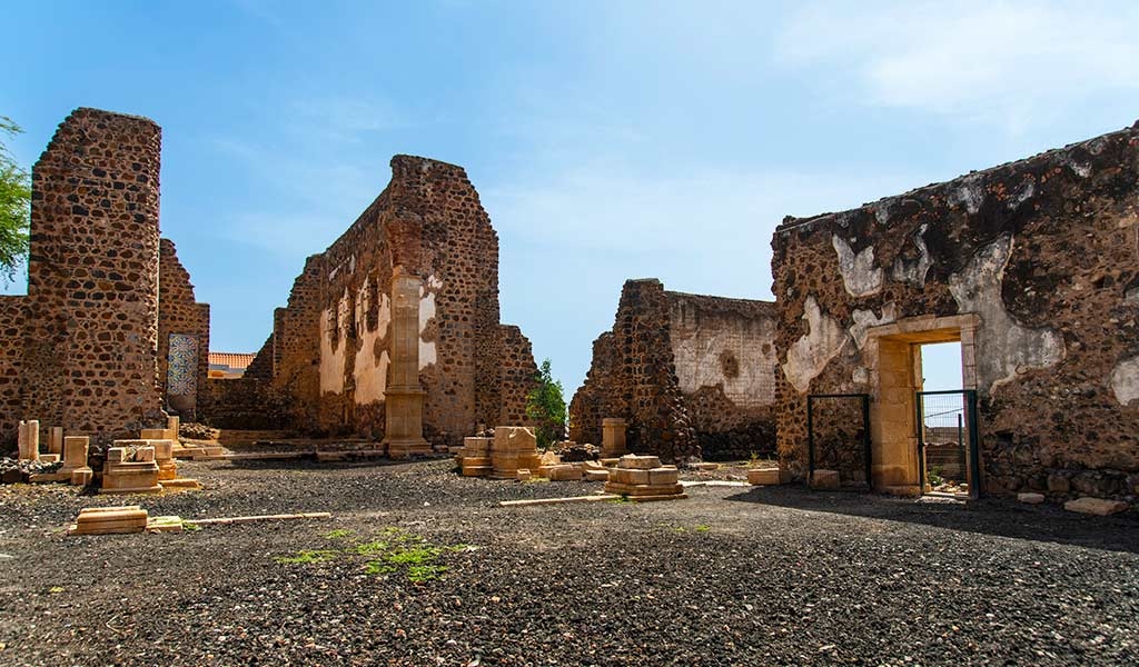 Island of Santiago: to discover its history and natural beauty.
